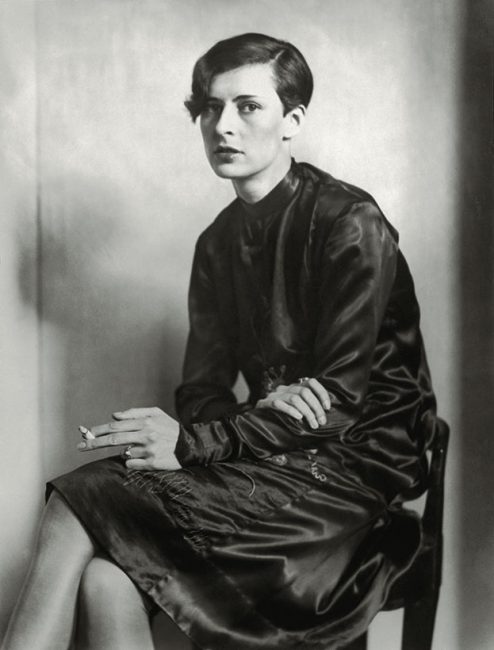 Sekretärin beim Westdeutschen Rundfunk in Köln, 1931. © Die Photographische Sammlung/SK Stiftung Kultur – August Sander Archiv, Köln; VG Bild-Kunst, Bonn, 2013. Sekretärin beim Westdeutschen Rundfunk in Köln, 1931. © Die Photographische Sammlung/SK Stiftung Kultur – August Sander Archiv, Köln; VG Bild-Kunst, Bonn, 2013.